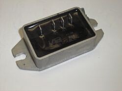 Motor generátor szabályozó 12/14V VAPE